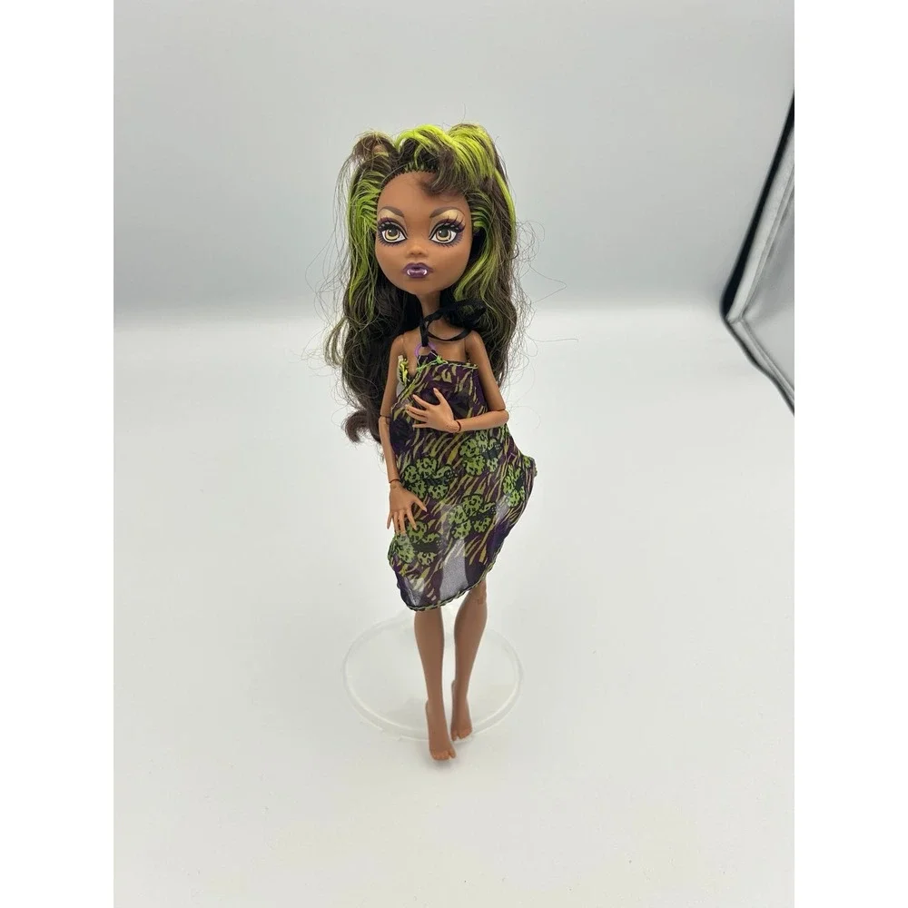 Monster High Skull Shores Clawdeen Wolf fashion doll